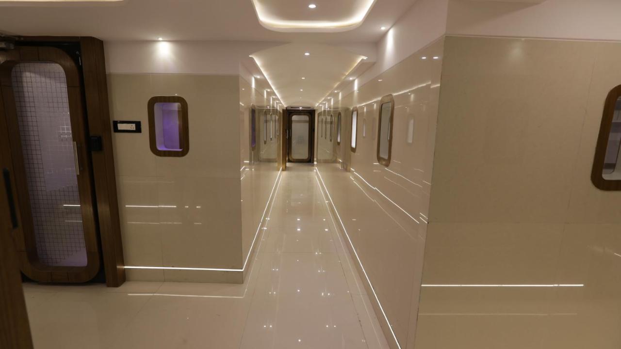 Qubestay Airport Capsule Hotel & Hostel Mumbai Luaran gambar