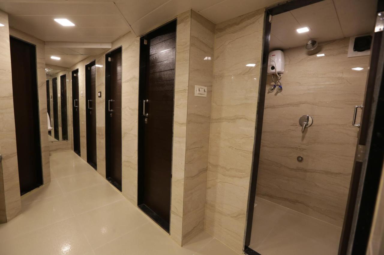 Qubestay Airport Capsule Hotel & Hostel Mumbai Luaran gambar