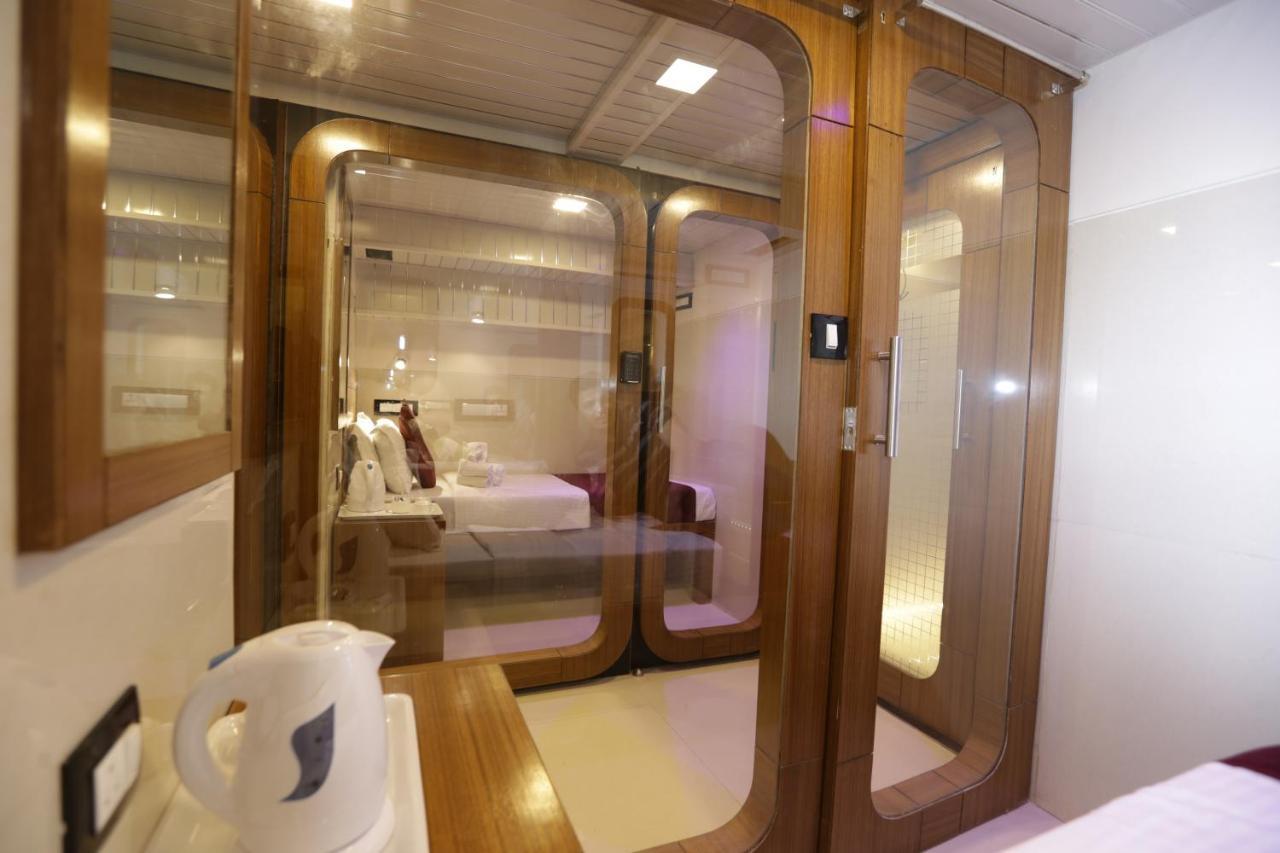 Qubestay Airport Capsule Hotel & Hostel Mumbai Luaran gambar