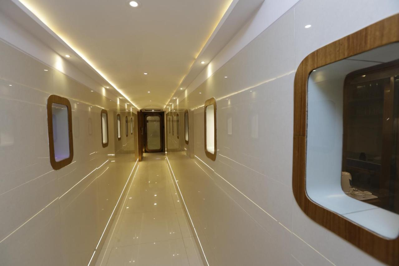 Qubestay Airport Capsule Hotel & Hostel Mumbai Luaran gambar