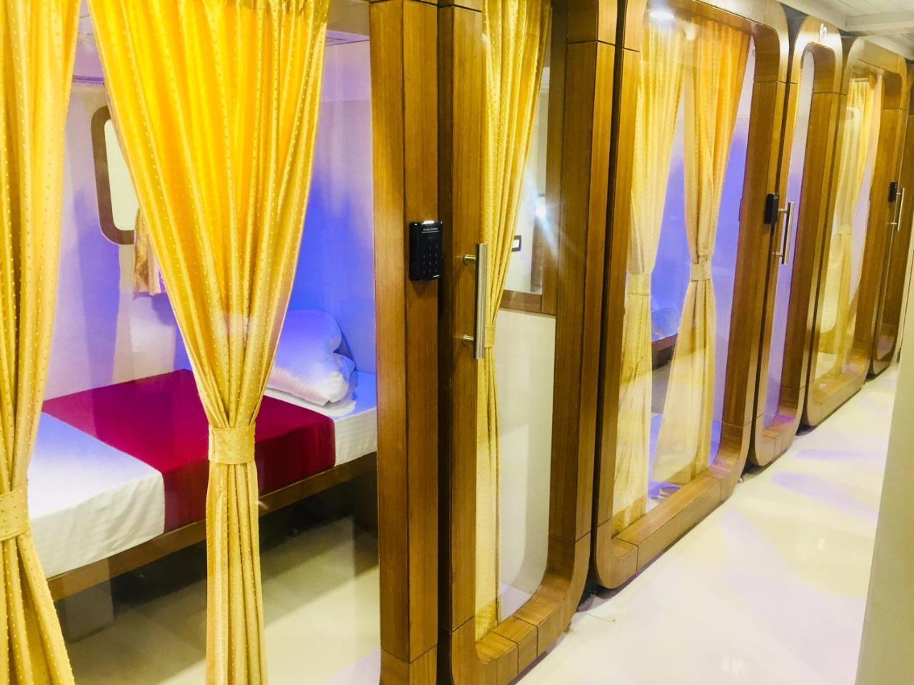 Qubestay Airport Capsule Hotel & Hostel Mumbai Luaran gambar