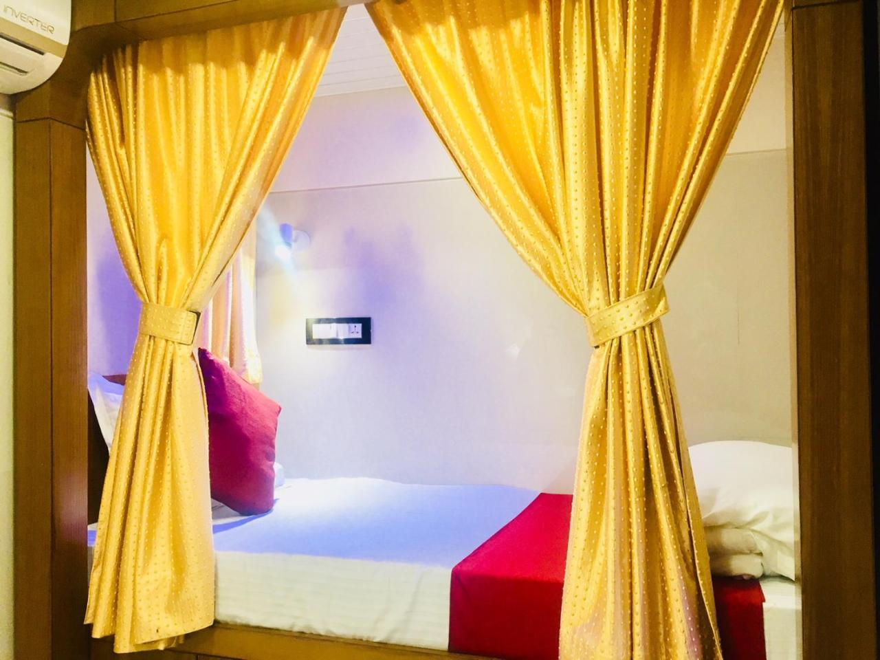 Qubestay Airport Capsule Hotel & Hostel Mumbai Luaran gambar