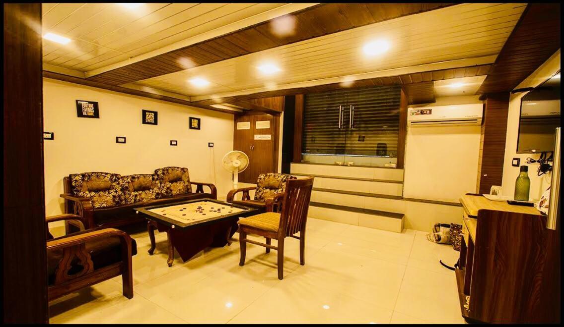 Qubestay Airport Capsule Hotel & Hostel Mumbai Luaran gambar
