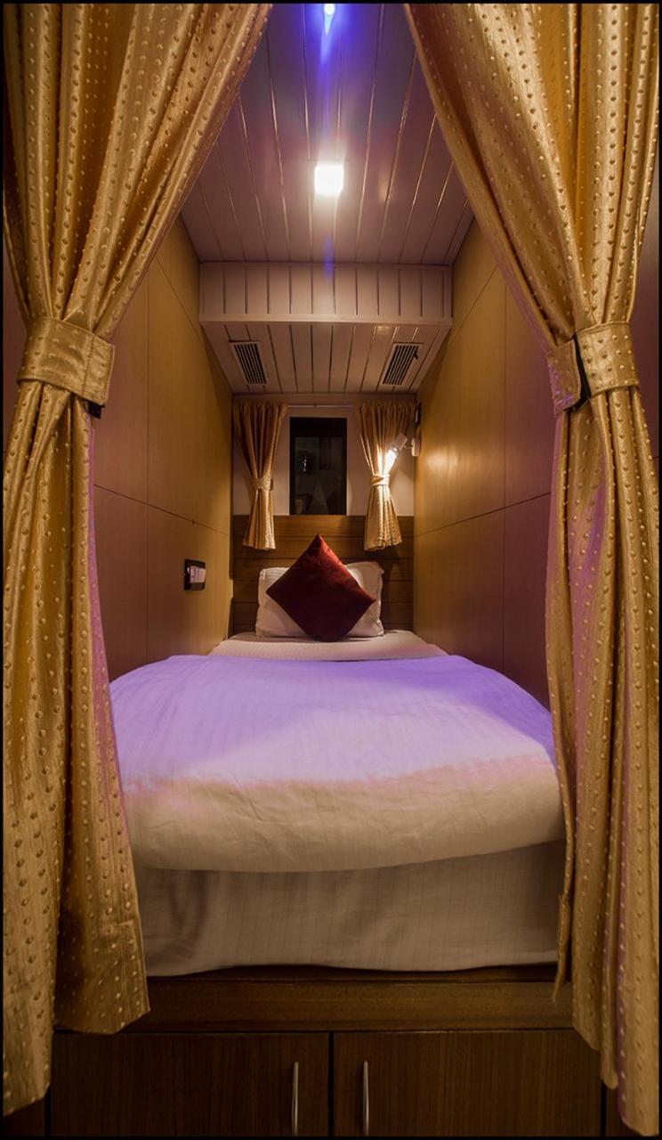 Qubestay Airport Capsule Hotel & Hostel Mumbai Luaran gambar