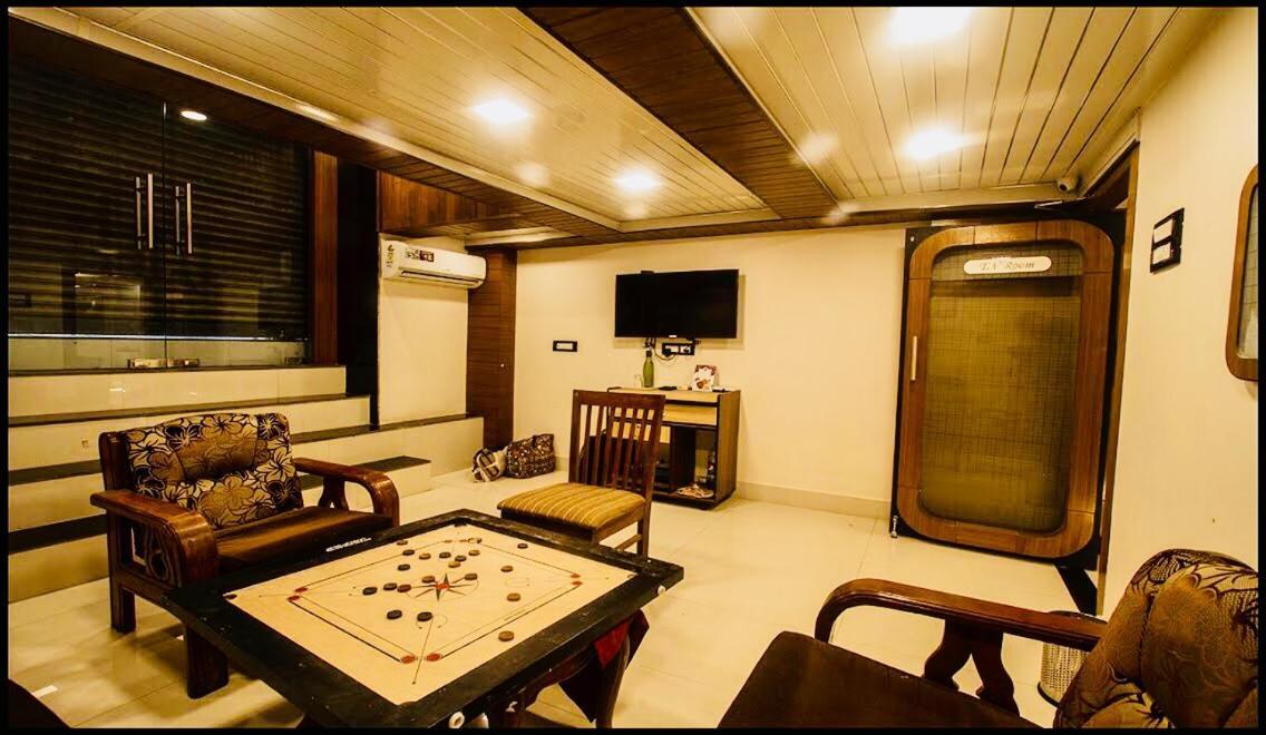 Qubestay Airport Capsule Hotel & Hostel Mumbai Luaran gambar