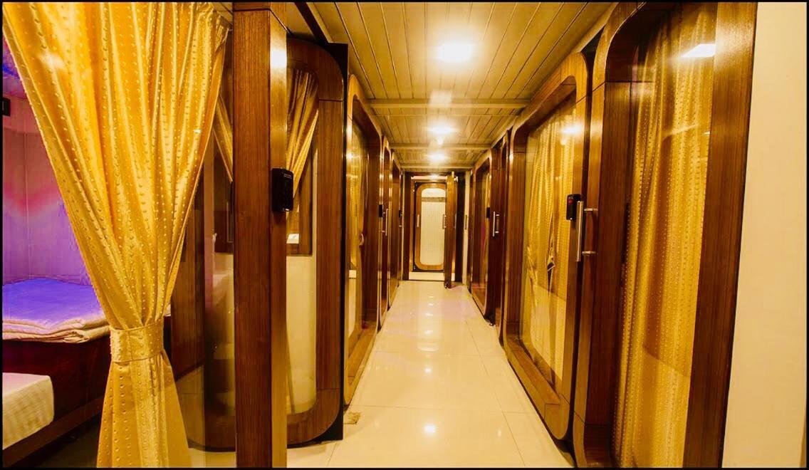 Qubestay Airport Capsule Hotel & Hostel Mumbai Luaran gambar